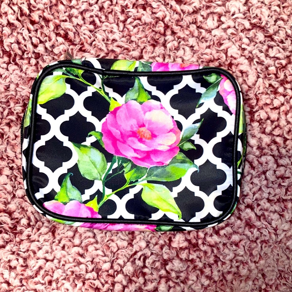 Cosmetic bag✨✨